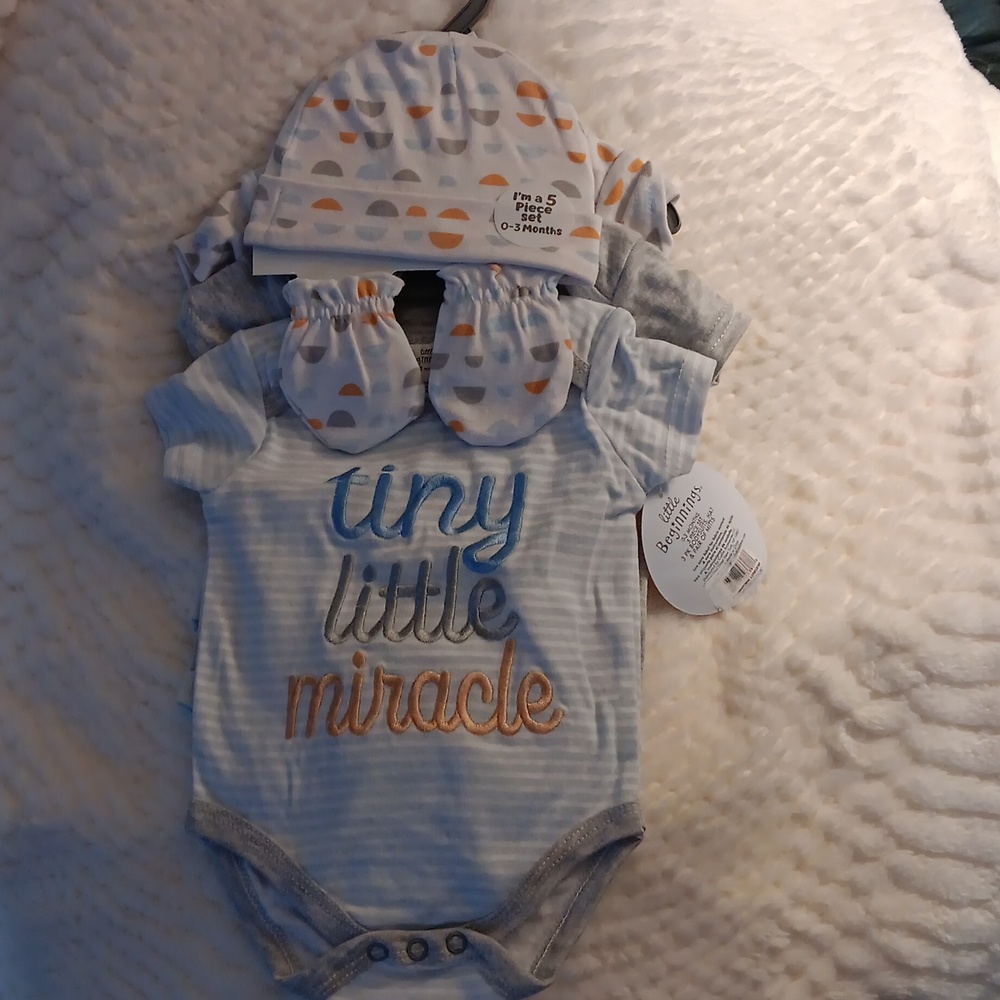 New 5 piece Onesie set